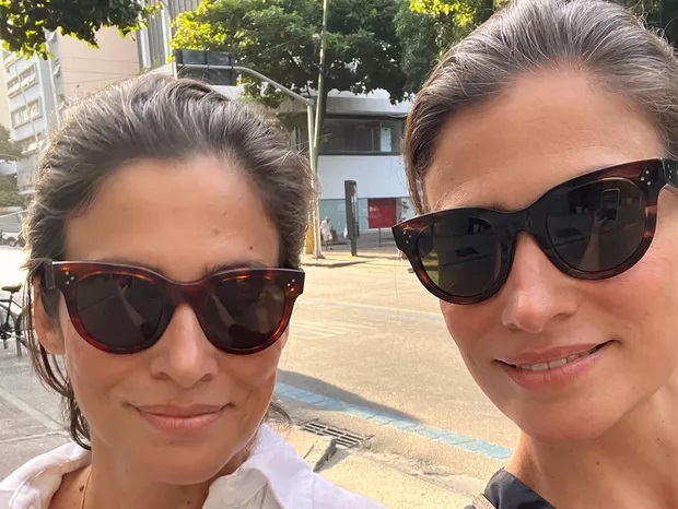 As irmãs gêmeas Lanza Mazza e Renata Vasconcellos (Foto: Reprodução/Instagram)