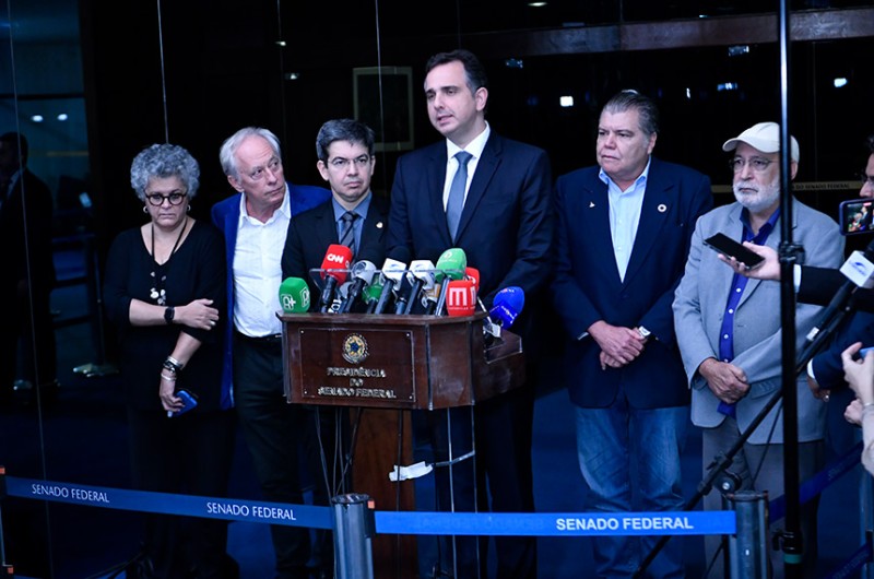 Izabella Teixeira, Carlos Minc, Randolfe Rodrigues, Rodrigo Pacheco, Sarney Filho e José Carlos Carvalho - Waldemir Barreto/Agência Senado