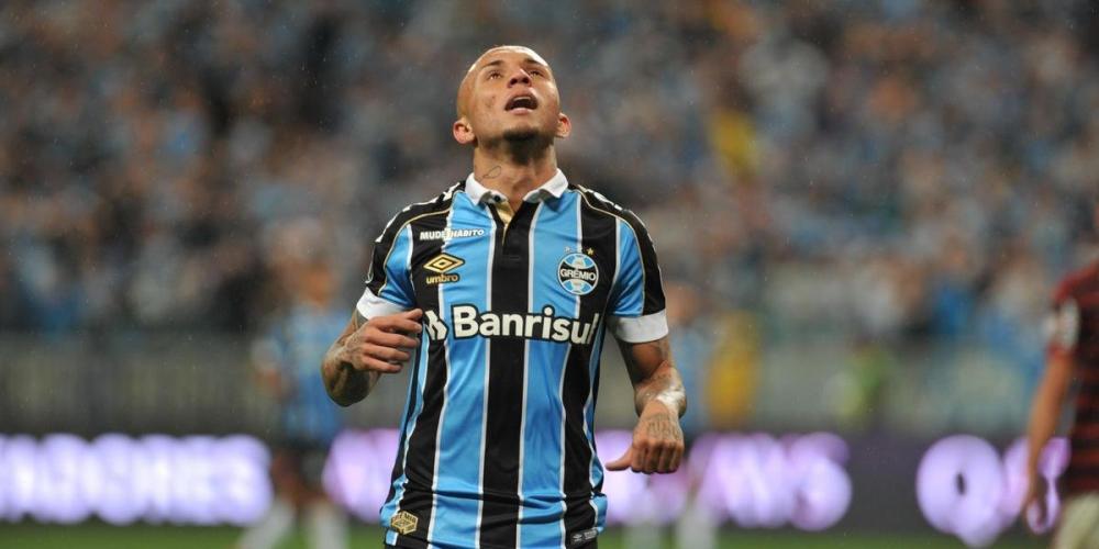 Everton teve a sua chance de marcar contra o Flamengo, mas parou na defesa de Diego Alves | Foto: Ricardo Giusti