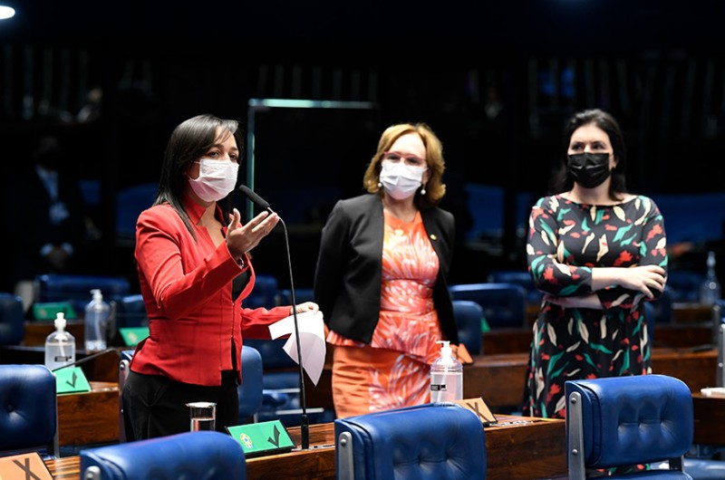 Eliziane Gama, Zenaide Maia e Simone Tebet no Plenário, em 10 de março - Roque de Sá/Agência Senado
