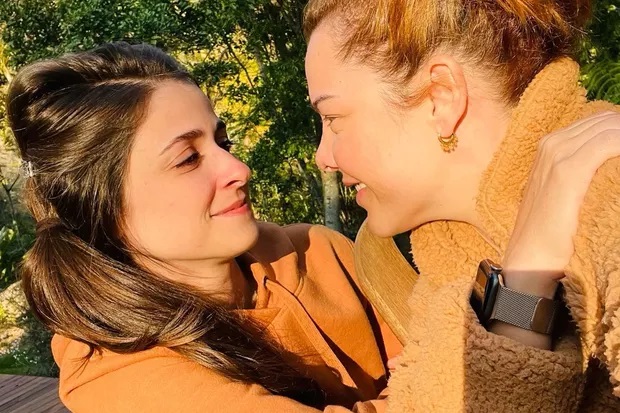 Fernanda Souza assume romance com Eduarda (Foto: Reprodução/Instagram)