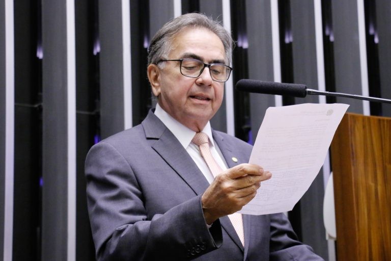 Deputado Leônidas Cristino é o novo presidente da Comissão de Trabalho