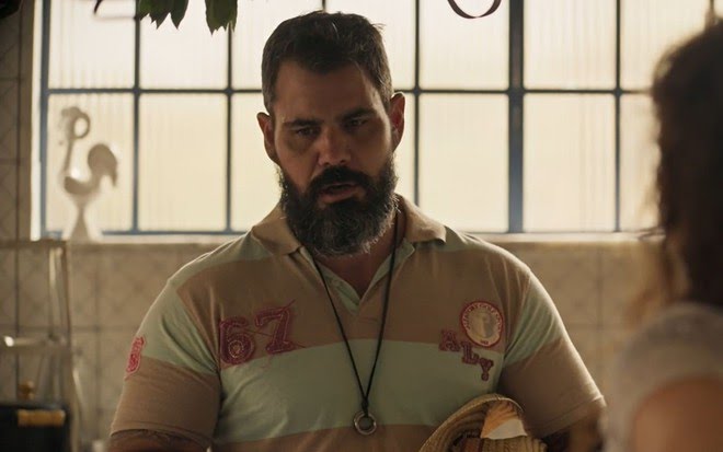 Alcides (Juliano Cazarré) abrirá uma ferida do passado para Juma (Alanis Guillen) em Pantanal