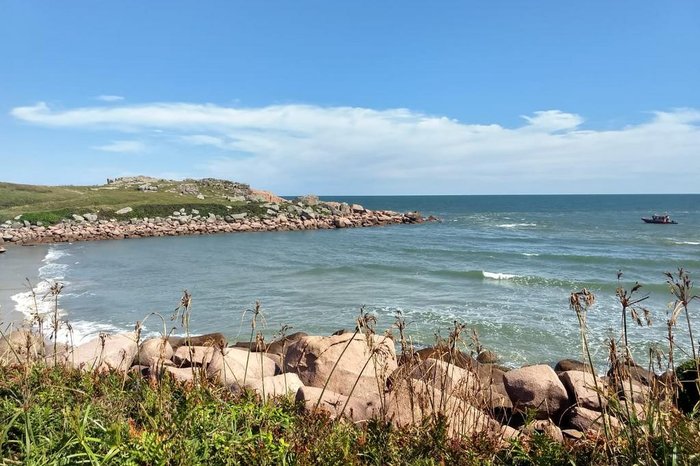 Vítima desapareceu próximo ao costão da praia da Galheta CBMSC / Divulgação