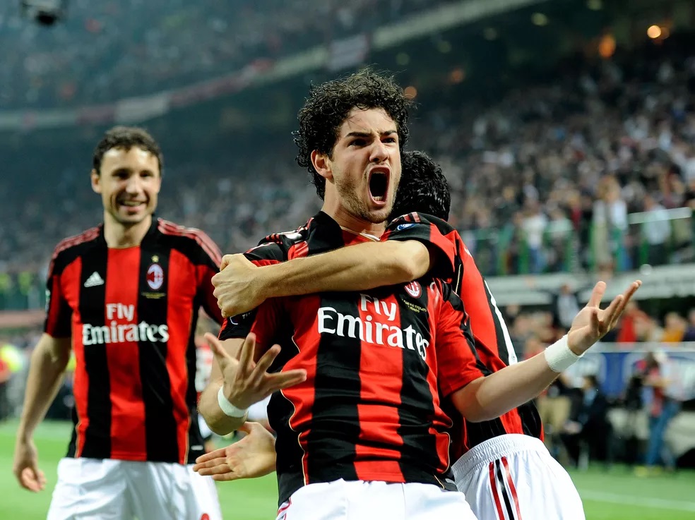 Alexandre Pato comemora gol pelo Milan: 