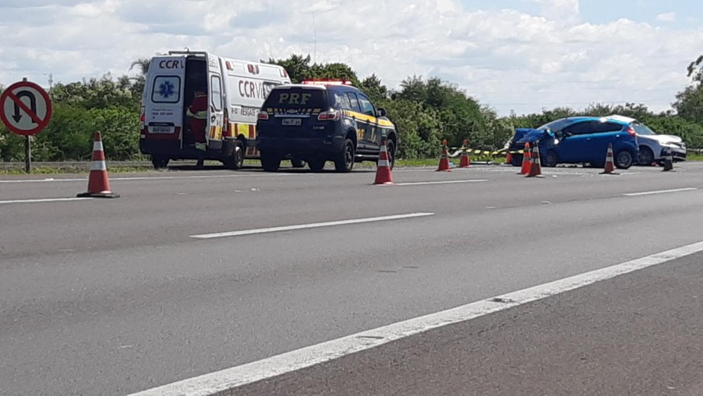 Colisão ocorreu no km 2,9 da BR-290, a freeway, em Osório — Foto: PRF-RS/Divulgação