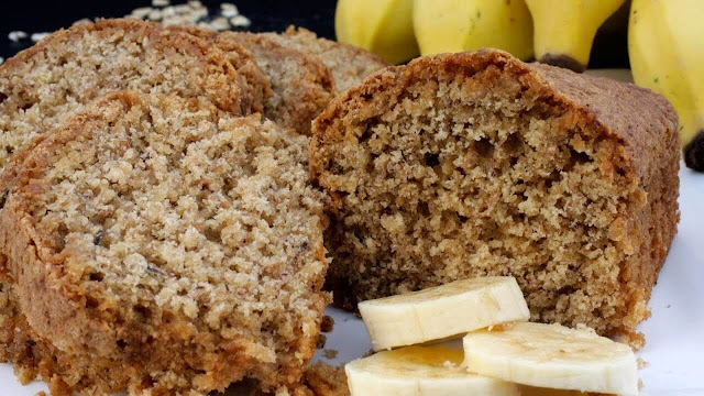 Bolo de Banana e Aveia sem açúcar e sem farinha. Muito fácil de fazer