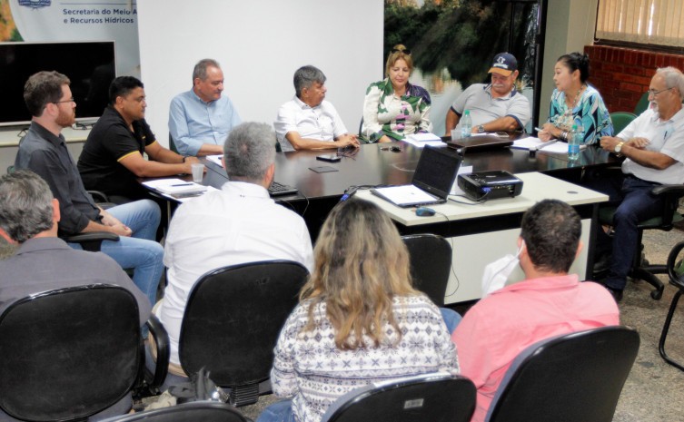 Secretária Miyuki Hyashida, acompanhada do diretor Aldo Azevedo,reuniu-se com o presidente do Consórcio Intermunicipal para gestão Compartilhada da Bacia Hidrográfica do Médio Tocantins (CI-Lago) e os presidentes dos cinco comitês de bacia hidrográfica do