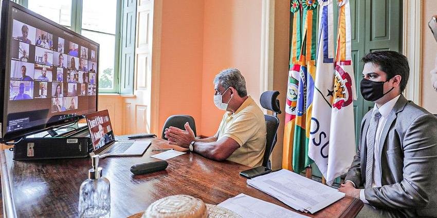 Atual secretário de enfrentamento à Covid, Renato Ramalho, ao lado do prefeito, Sebastião Melo | Foto: Mateus Raigust/ PMPA