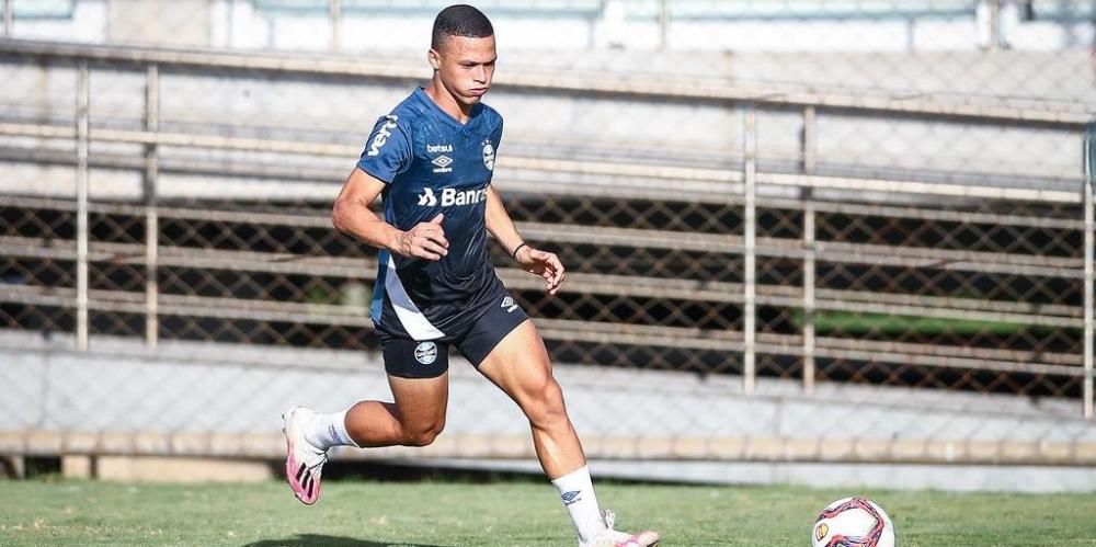 Volante Darlan será titular do Grêmio que estreia na temporada 2021 contra o Brasil de Pelotas, em jogo válido pela 2ª rodada do Gauchão | Foto: Lucas Uebel / Grêmio / Divulgação / CP
