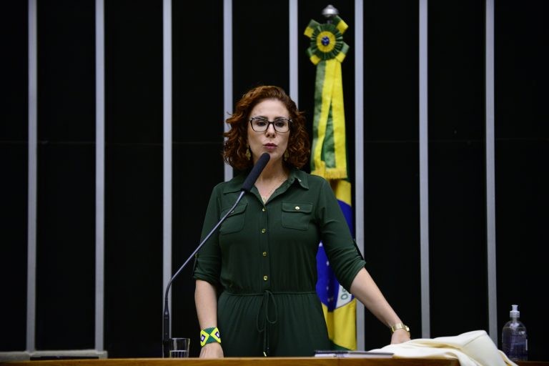 Carla Zambelli: projeto restabelece independência do Congresso Nacional - (Foto: Nilson Bastian/Câmara dos Deputados)