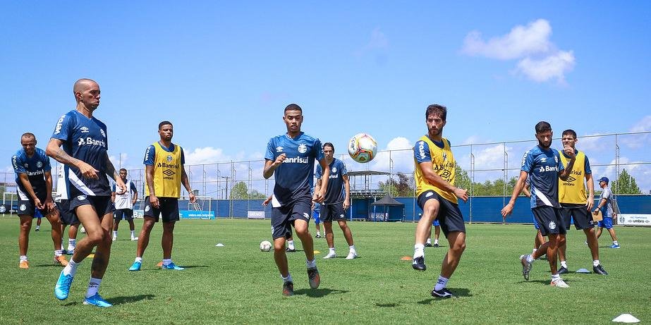 Atividade da manhã de domingo foi a primeira do grupo principal do Grêmio com bola na temporada 2020 | Foto: Lucas Uebel / Grêmio / Divulgação / CP