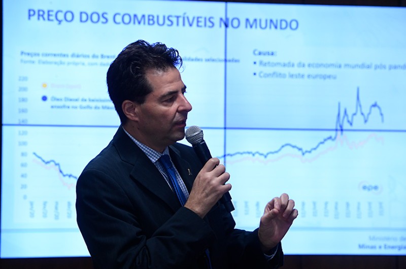O ministro de Minas e Energia, Adolfo Sachsida, que a aprovação de marcos legais nos últimos anos resultaram em ganhos para o país - Edilson Rodrigues/Agência Senado