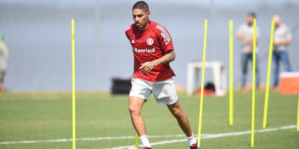Paolo Guerrero voltou a treinar com os companheiros depois de quatro dias de trabalhos especiais com Elio Carravetta | Foto: Ricardo Duarte / Inter / Divulgação / CP