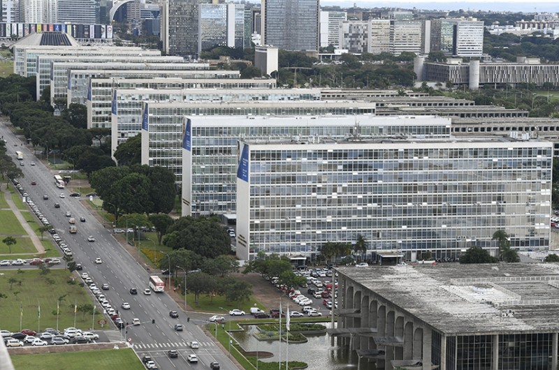 Sedes dos ministérios, em Brasília: é preciso combater assédio para fortalecer as instituições, defendem senadores - Edilson Rodrigues/Agência Senado