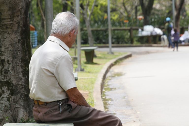 Em 2060, idosos devem representar a maioria da população brasileira - (Foto: Marcos Santos/USP Imagens)
