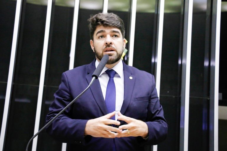 Zé Vitor: não há razões pra restringir a permissão - (Foto: Marina Ramos/Câmara dos Deputados)