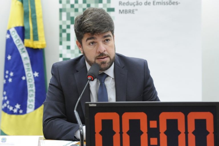 Zé Vitor: proposta incentiva o progresso científico e tecnológico no Brasil - (Foto: Gustavo Sales/Câmara dos Deputados)