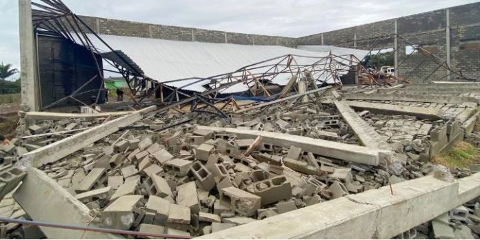 Garagem em obras desabou com a força do vento | Foto: Leonardo Reis / Prefeitura de Palmares do Sul / Especial / CP