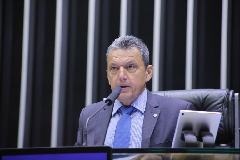 Charles Fernandes: 