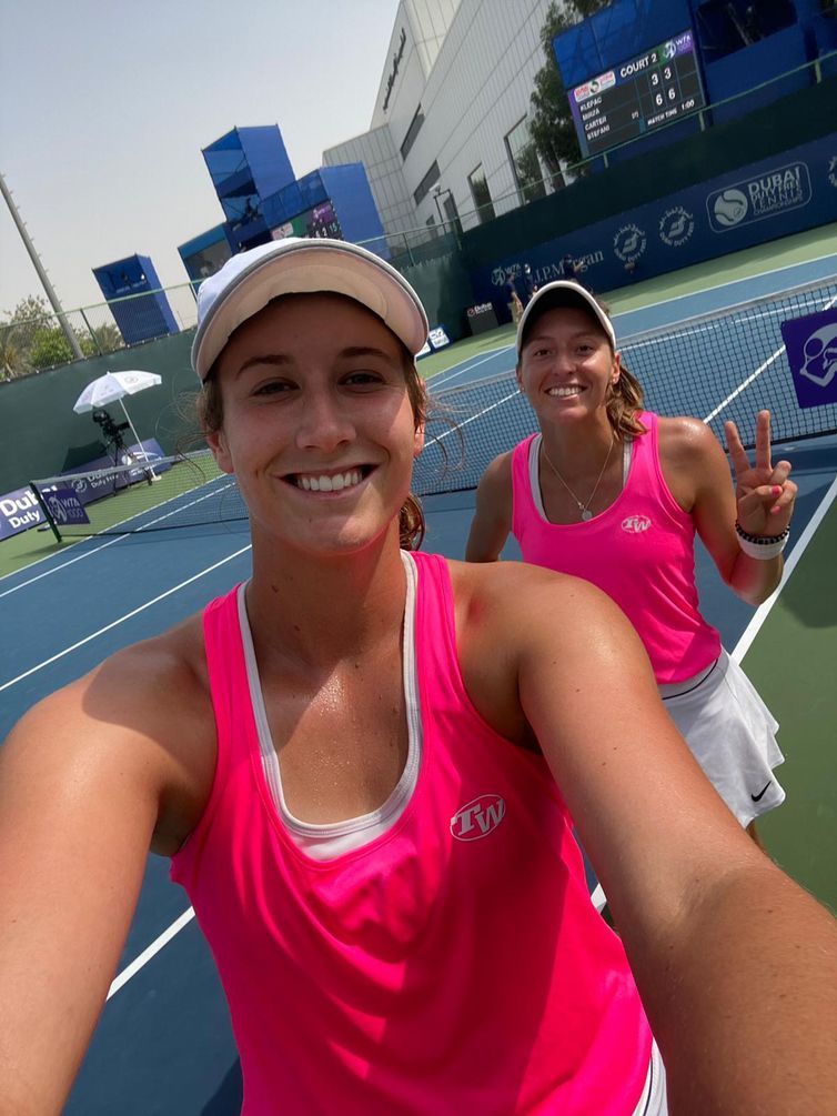 © Divulgação/Luisa Stefani/ Hayley Carter