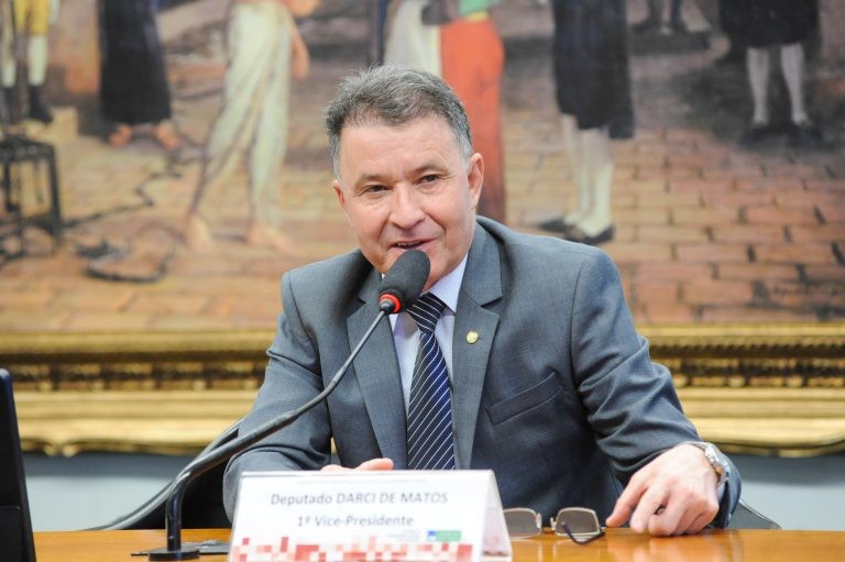 O autor da proposta, deputado Darci de Matos - (Foto: Billy Boss/Câmara dos Deputados)