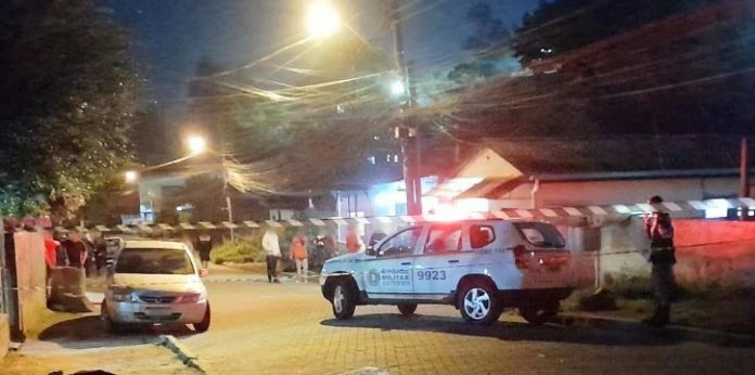 Local do crime foi isolado para o trabalho do Instituto-Geral de Perícias | Foto: PC / Especial / CP