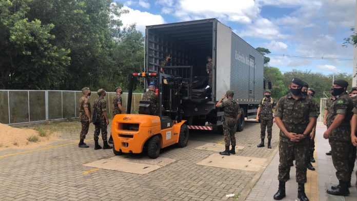Materiais estavam em Manaus, onde foram utilizados no momento mais crítico da pandemia. Foto: Rádio Guaíba