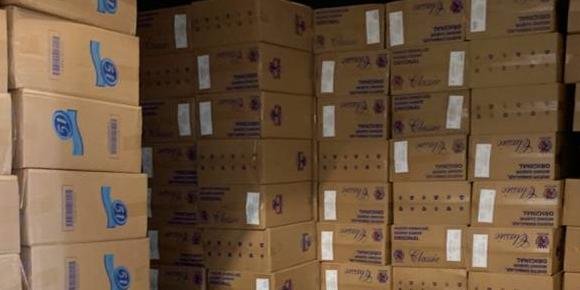 Cerca de 500 mil maços, totalizando dez milhões de unidades, estavam em quase mil caixas | Foto: RF / Divulgação / CP