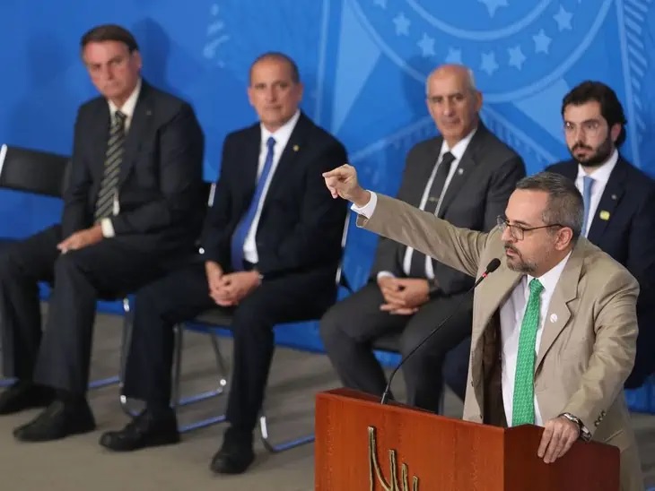 Legado de Weintraub na Educação, a PNA promove imenso retrocesso