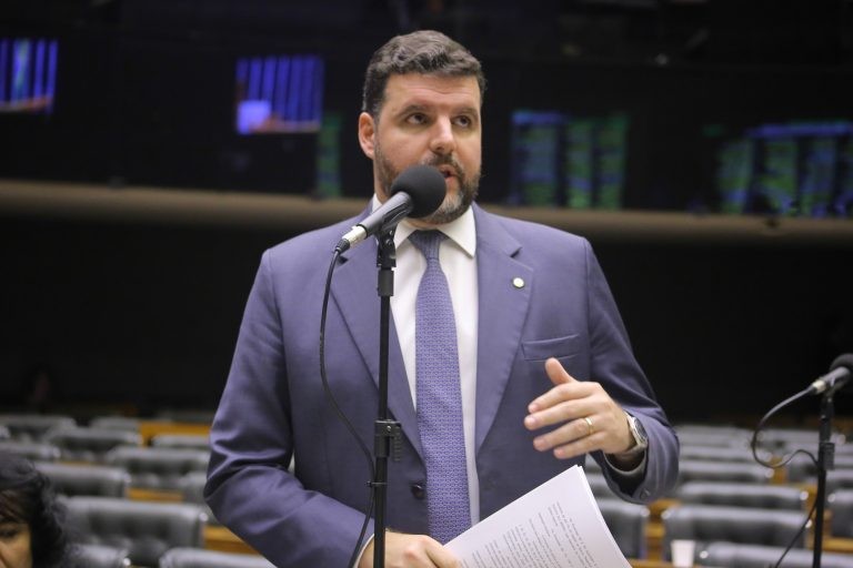 Deputado Pedro Lupion recomendou a aprovação da proposta - (Foto: Paulo Sérgio/Câmara dos Deputados)