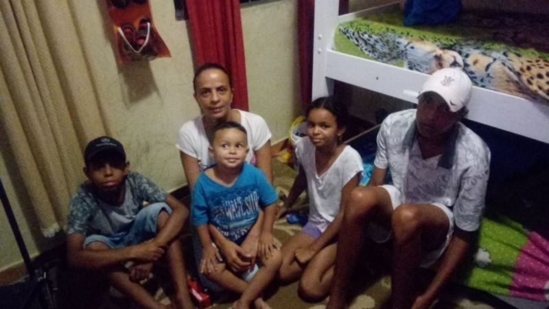Ana Carla e os seus quatro filhos: dificuldade de aprendizado - (Foto: Arquivo Pessoal)