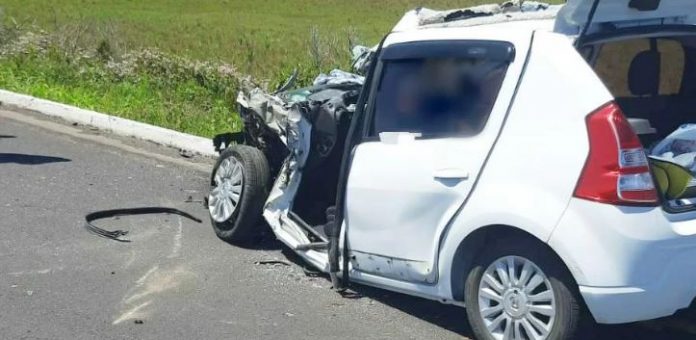 Óbito foi de passageiro de um Renault Sandero, com placas de Imbé | Foto: CRBM / Divulgação / CP