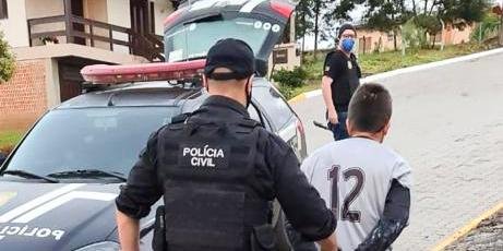 Houve o cumprimento de duas prisões temporárias, um de prisão domiciliar e dois mandados de busca e apreensão. Foto: Polícia Civil/Divulgação