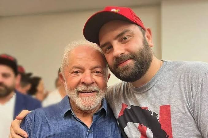 Luis Claudio Lula da Silva, filho caçula de Lula, com o pai