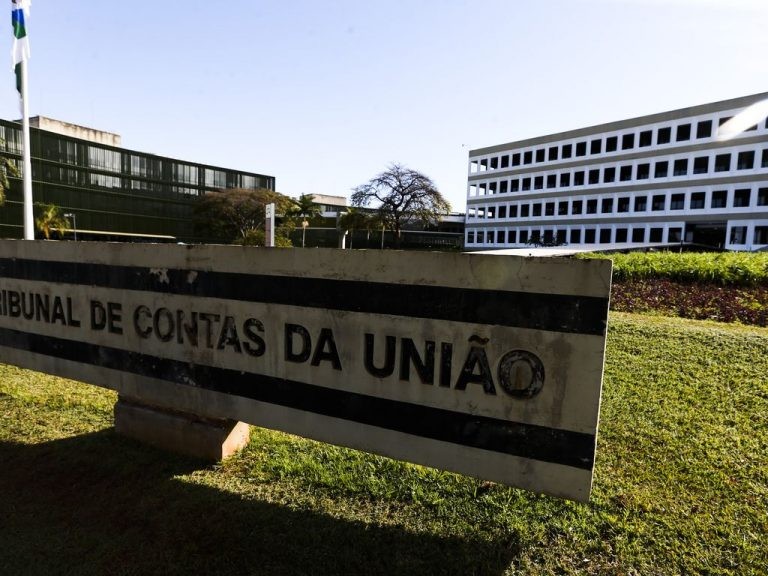 Pelo projeto, caberia ao TCU definir diretrizes para o sistema de contas - (Foto: Valter Campanato/Agência Brasil)