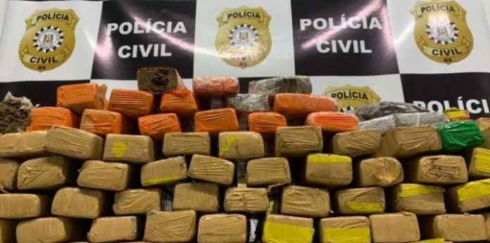 Carga com 97, 5 quilos de maconha é apreendida, e quatro pessoas são presas em Canoas - Foto: Polícia Civil/Divulgação/CP