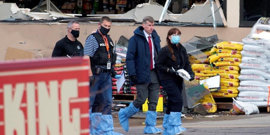 Atirador deixa ao menos 10 mortos em supermercado nos Estados Unidos | Foto: Jason Connolly / AFP / CP