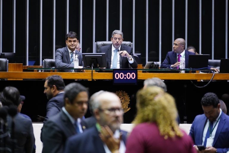 Subtenente Gonzaga apresentou um texto substitutivo - (Foto: Elaine Menke/Câmara dos Deputados)