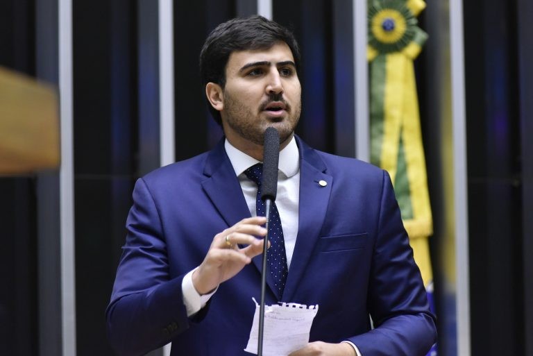 Pinheiro apresentou emenda para evitar compra por preços acima do mercado - (Foto: Zeca Ribeiro/Câmara dos Deputados)
