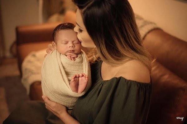 Andressa Urach e o filho Léon