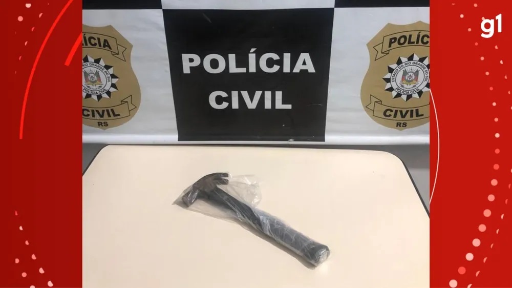 Martelo usado no crime — Foto: Polícia Civil/Divulgação