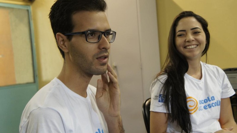 Gilberto e Jullyene foram os responsáveis pelos trabalhos na EE Nilo Póvoas, em Cuiabá - Foto por: Seduc-MT