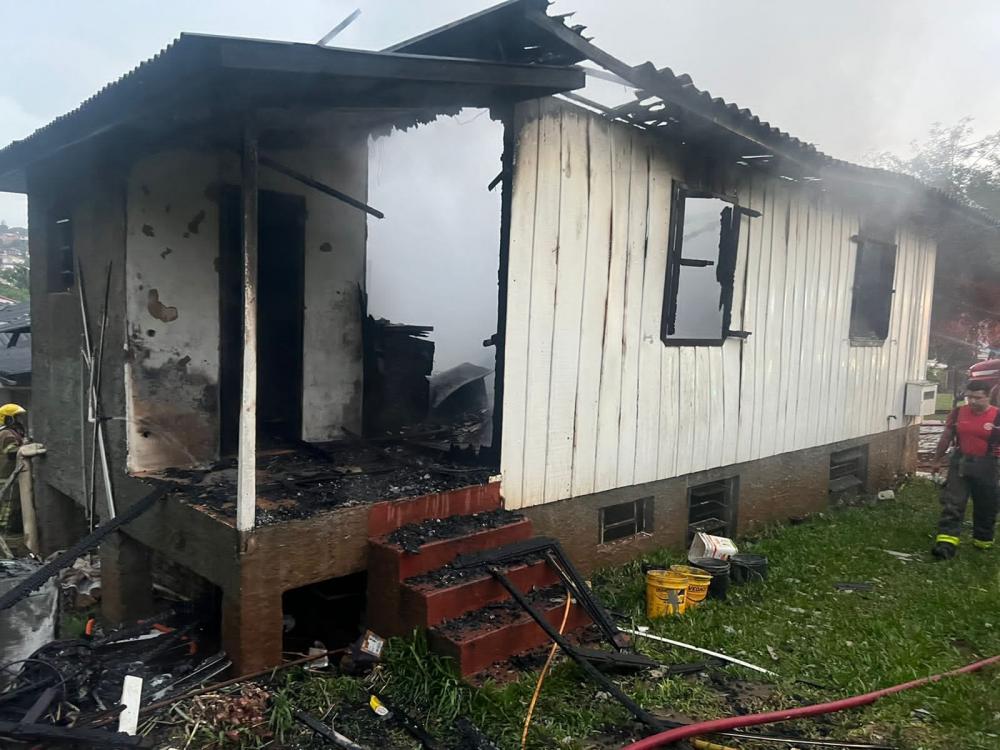 Fotos: Bombeiros e SCAB 