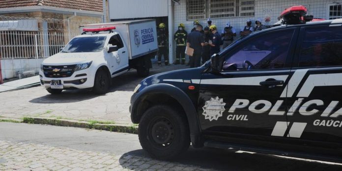 Local foi isolado durante o atendimento da ocorrência | Foto: Alina Souza / CP