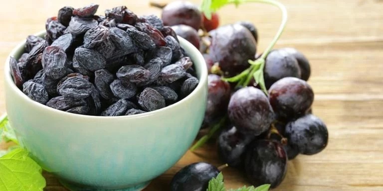 Ministério da Agricultura interceptou 49 toneladas de uvas-passas contaminadas | Foto: Canva / Mapa