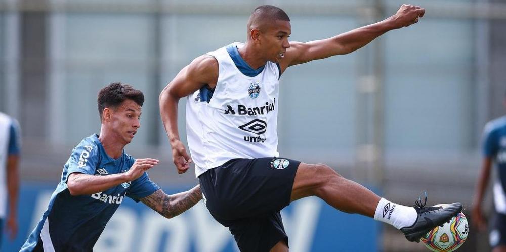 David Braz quer esquecer derrota para o Caxias e focar em entrosar, pegar o ritmo de jogo e melhorar na parte física o quanto antes | Foto: Lucas Uebel / Grêmio / Divulgação / CP
