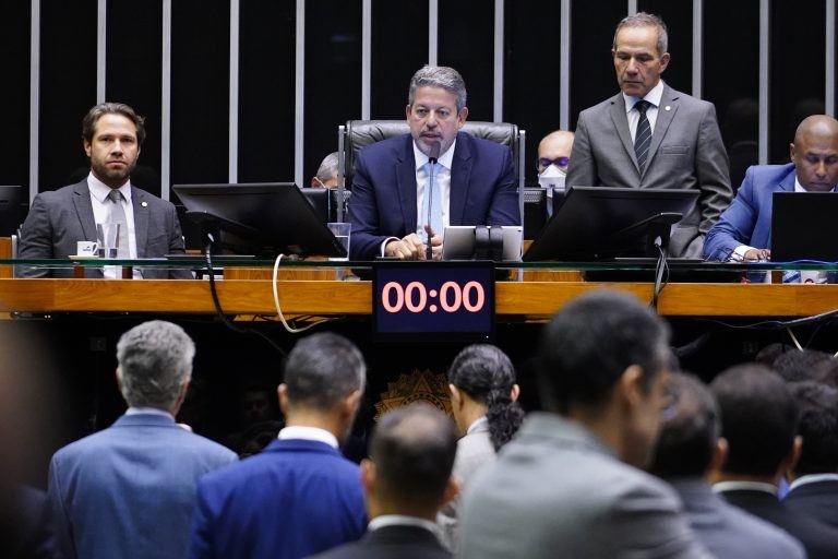 Arthur Lira preside a sessão do Plenário - (Foto: Pablo Valadares/Câmara dos Deputados)