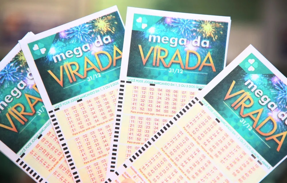 Sorteio da Mega Sena da Virada deve pagar R$ 450 milhões — Foto: Giuliano Gomes/ PR PRess