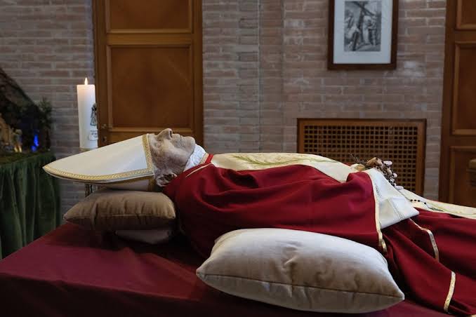 Vatican Pool / Colaborador